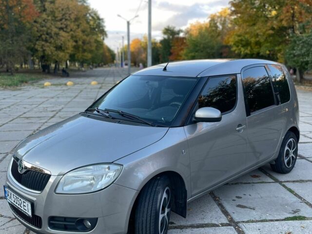 Бежевый Шкода Румстер, объемом двигателя 1.4 л и пробегом 290 тыс. км за 4500 $, фото 1 на Automoto.ua