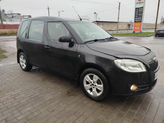 Черный Шкода Румстер, объемом двигателя 1.4 л и пробегом 280 тыс. км за 2999 $, фото 1 на Automoto.ua