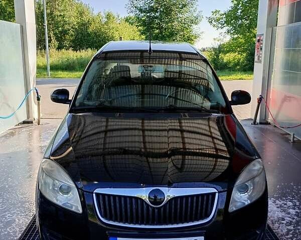Черный Шкода Румстер, объемом двигателя 1.4 л и пробегом 269 тыс. км за 4999 $, фото 1 на Automoto.ua