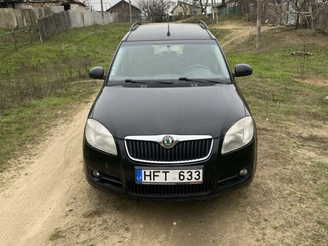 Черный Шкода Румстер, объемом двигателя 1.4 л и пробегом 245 тыс. км за 1600 $, фото 1 на Automoto.ua