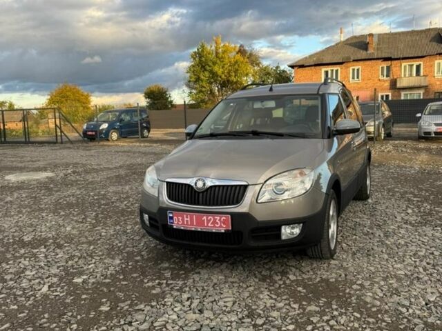 Коричневый Шкода Румстер, объемом двигателя 1.4 л и пробегом 193 тыс. км за 5300 $, фото 1 на Automoto.ua