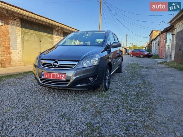 Красный Шкода Румстер, объемом двигателя 1.2 л и пробегом 290 тыс. км за 3017 $, фото 1 на Automoto.ua
