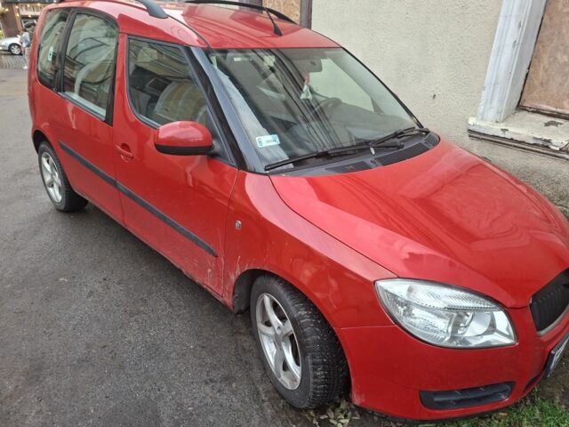 Красный Шкода Румстер, объемом двигателя 1 л и пробегом 380 тыс. км за 3000 $, фото 1 на Automoto.ua