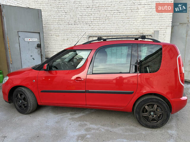 Красный Шкода Румстер, объемом двигателя 1.4 л и пробегом 190 тыс. км за 5200 $, фото 1 на Automoto.ua