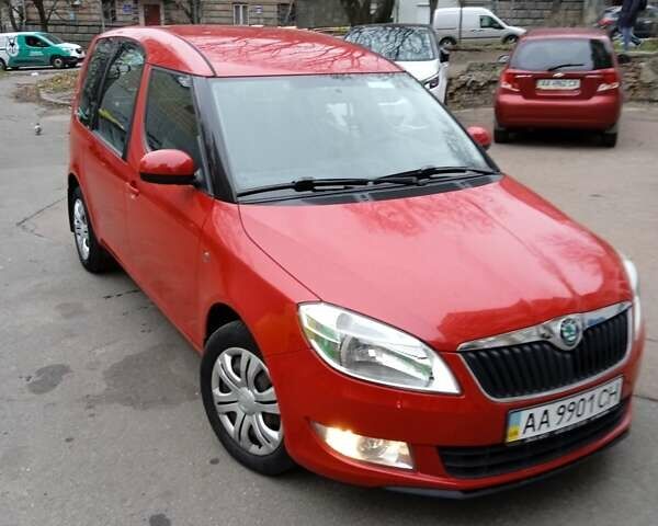 Красный Шкода Румстер, объемом двигателя 1.2 л и пробегом 49 тыс. км за 7500 $, фото 1 на Automoto.ua