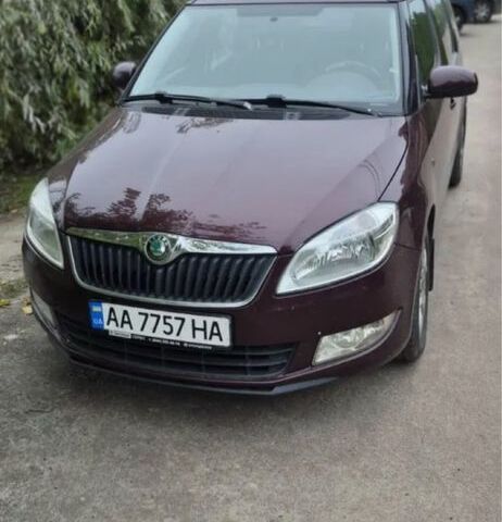 Красный Шкода Румстер, объемом двигателя 1.4 л и пробегом 49 тыс. км за 6700 $, фото 1 на Automoto.ua