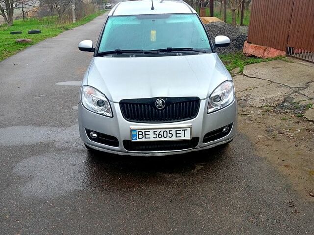 Сірий Шкода Румстер, об'ємом двигуна 1.4 л та пробігом 0 тис. км за 5000 $, фото 1 на Automoto.ua