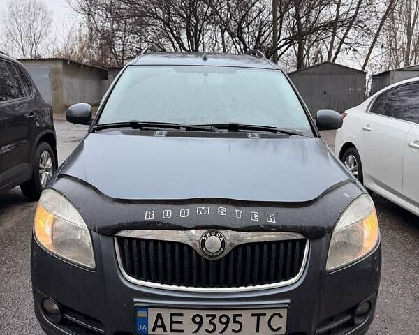 Серый Шкода Румстер, объемом двигателя 1.6 л и пробегом 314 тыс. км за 7300 $, фото 1 на Automoto.ua