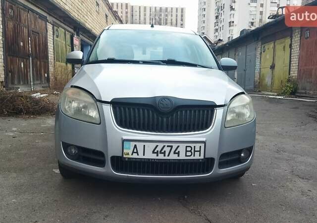 Серый Шкода Румстер, объемом двигателя 0 л и пробегом 202 тыс. км за 4800 $, фото 1 на Automoto.ua