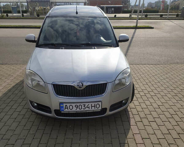 Серый Шкода Румстер, объемом двигателя 1.4 л и пробегом 250 тыс. км за 4500 $, фото 1 на Automoto.ua