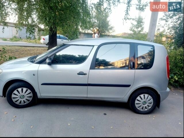 Серый Шкода Румстер, объемом двигателя 1.2 л и пробегом 200 тыс. км за 5500 $, фото 1 на Automoto.ua