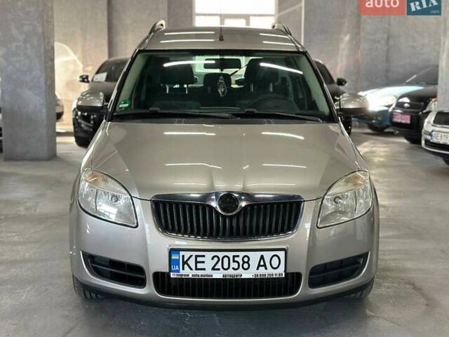Серый Шкода Румстер, объемом двигателя 1.39 л и пробегом 279 тыс. км за 6199 $, фото 1 на Automoto.ua