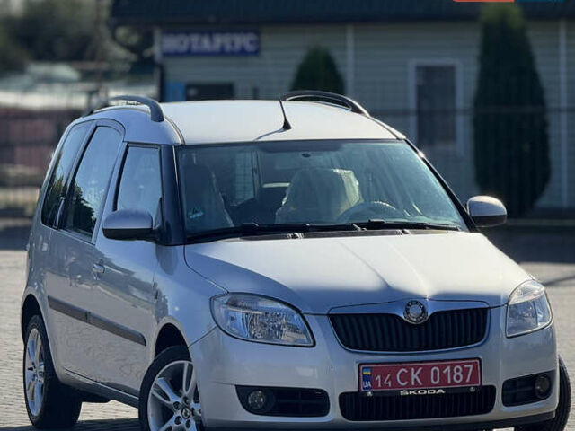 Серый Шкода Румстер, объемом двигателя 1.4 л и пробегом 205 тыс. км за 5600 $, фото 1 на Automoto.ua