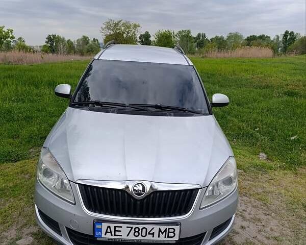 Серый Шкода Румстер, объемом двигателя 1.6 л и пробегом 240 тыс. км за 6250 $, фото 1 на Automoto.ua