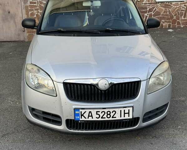 Серый Шкода Румстер, объемом двигателя 1.2 л и пробегом 270 тыс. км за 4800 $, фото 1 на Automoto.ua