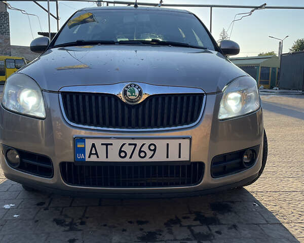 Сірий Шкода Румстер, об'ємом двигуна 1.39 л та пробігом 262 тис. км за 3900 $, фото 1 на Automoto.ua