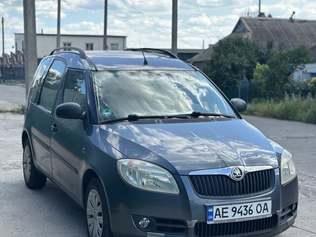 Серый Шкода Румстер, объемом двигателя 1.2 л и пробегом 250 тыс. км за 4600 $, фото 1 на Automoto.ua