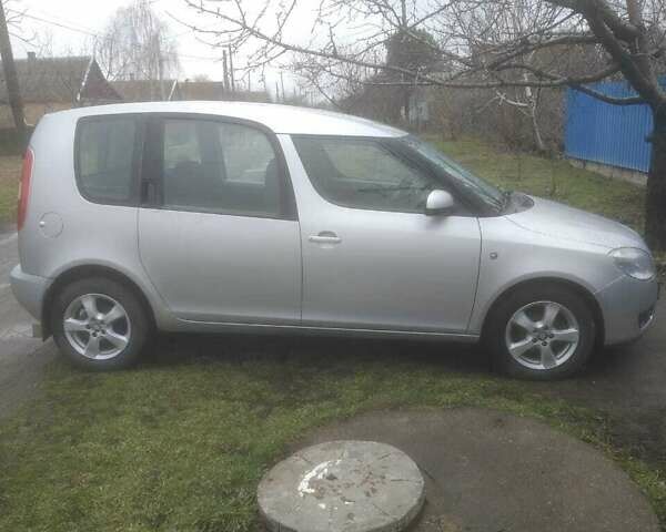 Серый Шкода Румстер, объемом двигателя 1.4 л и пробегом 140 тыс. км за 6300 $, фото 1 на Automoto.ua