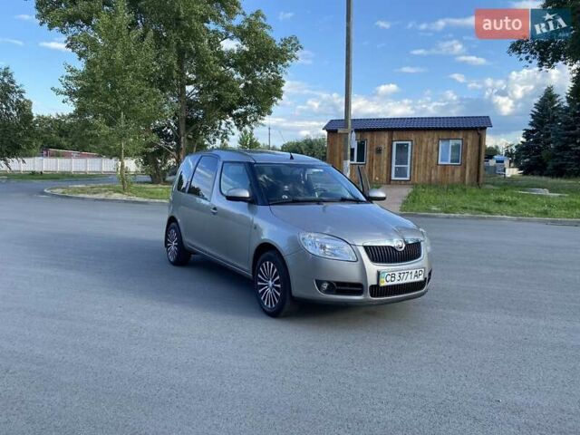 Серый Шкода Румстер, объемом двигателя 1.4 л и пробегом 181 тыс. км за 4800 $, фото 1 на Automoto.ua