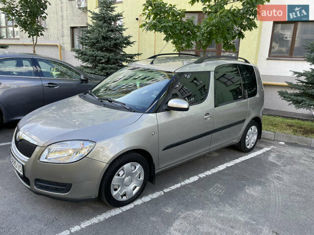 Серый Шкода Румстер, объемом двигателя 1.6 л и пробегом 198 тыс. км за 6200 $, фото 1 на Automoto.ua