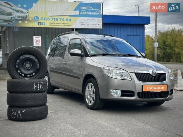 Сірий Шкода Румстер, об'ємом двигуна 1.39 л та пробігом 248 тис. км за 7100 $, фото 1 на Automoto.ua