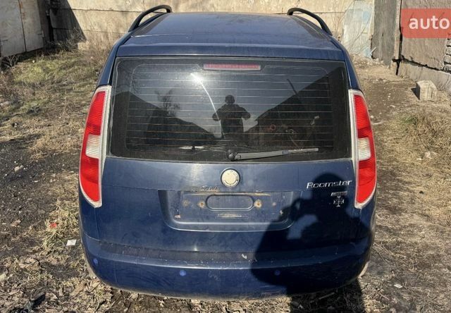 Синий Шкода Румстер, объемом двигателя 1.39 л и пробегом 250 тыс. км за 1800 $, фото 1 на Automoto.ua