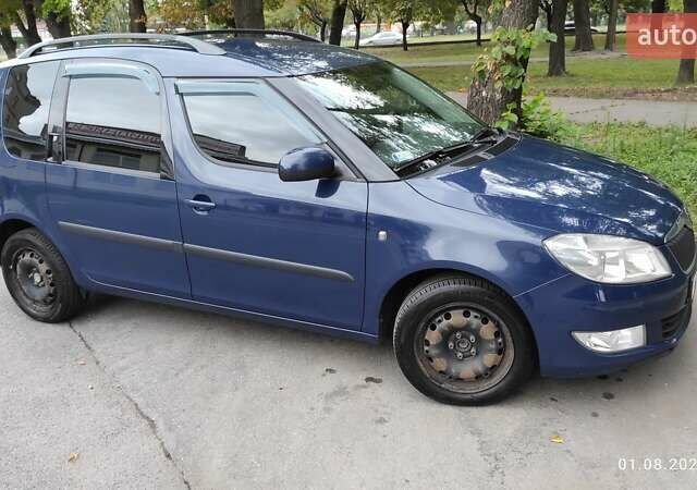 Синий Шкода Румстер, объемом двигателя 1.39 л и пробегом 259 тыс. км за 6800 $, фото 1 на Automoto.ua