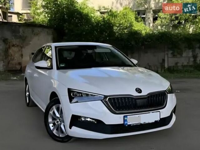 Білий Шкода Scala, об'ємом двигуна 1.6 л та пробігом 80 тис. км за 17900 $, фото 1 на Automoto.ua