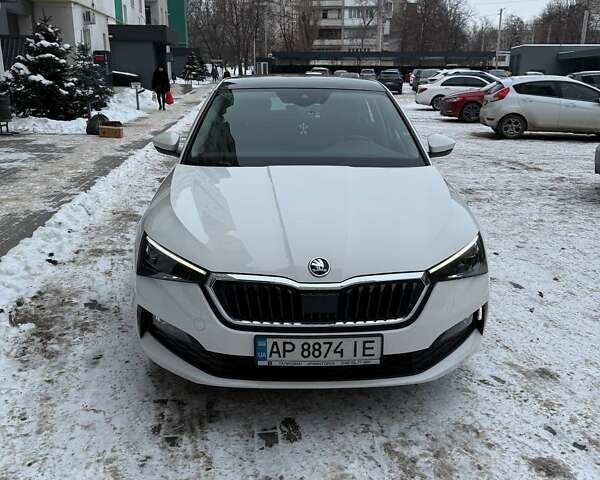 Белый Шкода Scala, объемом двигателя 1.6 л и пробегом 89 тыс. км за 19000 $, фото 1 на Automoto.ua