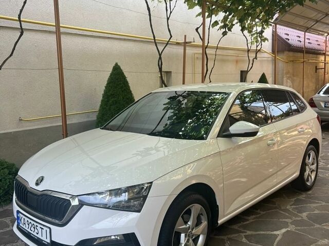 Білий Шкода Scala, об'ємом двигуна 1.6 л та пробігом 185 тис. км за 14000 $, фото 1 на Automoto.ua