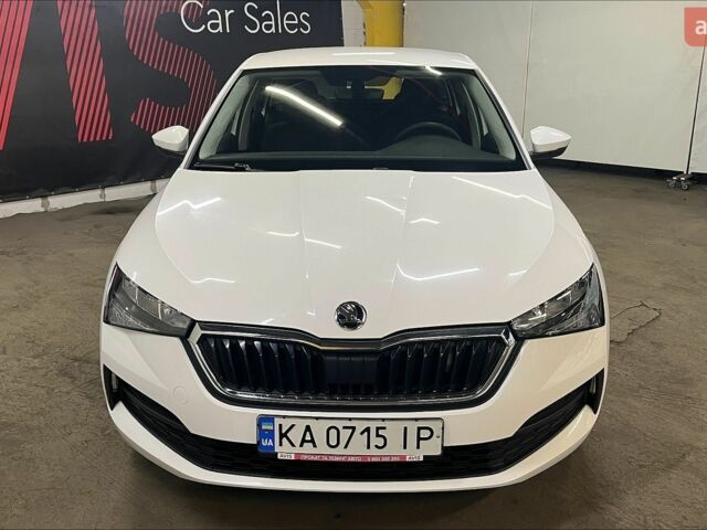 Белый Шкода Scala, объемом двигателя 1.6 л и пробегом 84 тыс. км за 15600 $, фото 1 на Automoto.ua