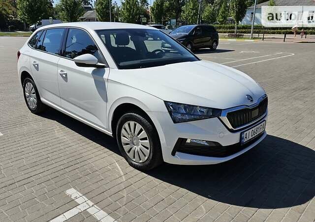 Білий Шкода Scala, об'ємом двигуна 1.6 л та пробігом 16 тис. км за 19500 $, фото 1 на Automoto.ua