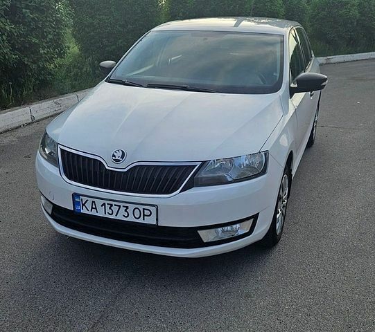 Білий Шкода Спейсбек, об'ємом двигуна 1 л та пробігом 192 тис. км за 7700 $, фото 1 на Automoto.ua