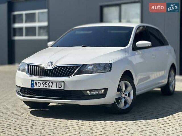 Белый Шкода Спейсбек, объемом двигателя 1 л и пробегом 147 тыс. км за 8650 $, фото 1 на Automoto.ua