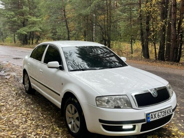 Білий Шкода Суперб, об'ємом двигуна 1.8 л та пробігом 310 тис. км за 4412 $, фото 1 на Automoto.ua