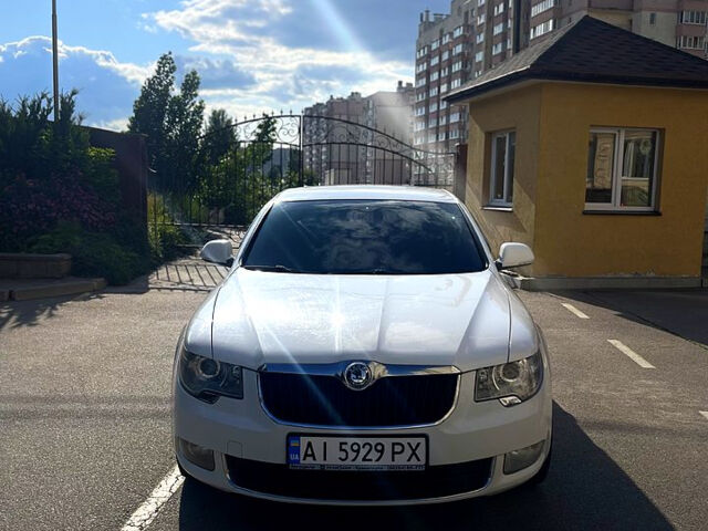 Білий Шкода Суперб, об'ємом двигуна 1.8 л та пробігом 283 тис. км за 7999 $, фото 1 на Automoto.ua