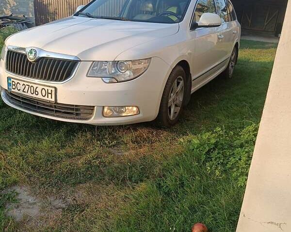 Белый Шкода Суперб, объемом двигателя 1.97 л и пробегом 295 тыс. км за 9100 $, фото 1 на Automoto.ua