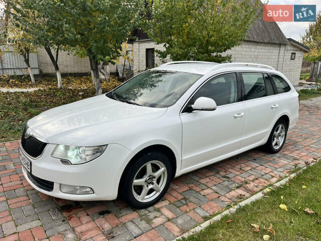 Білий Шкода Суперб, об'ємом двигуна 1.97 л та пробігом 374 тис. км за 8200 $, фото 1 на Automoto.ua