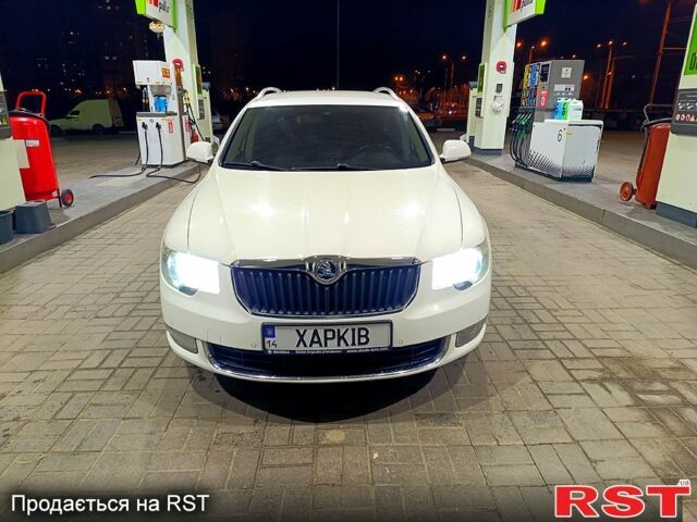 Белый Шкода Суперб, объемом двигателя 2 л и пробегом 344 тыс. км за 9000 $, фото 1 на Automoto.ua