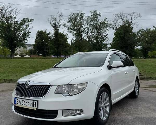 Белый Шкода Суперб, объемом двигателя 1.97 л и пробегом 240 тыс. км за 10600 $, фото 1 на Automoto.ua