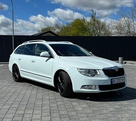 Білий Шкода Суперб, об'ємом двигуна 1.97 л та пробігом 353 тис. км за 11400 $, фото 1 на Automoto.ua