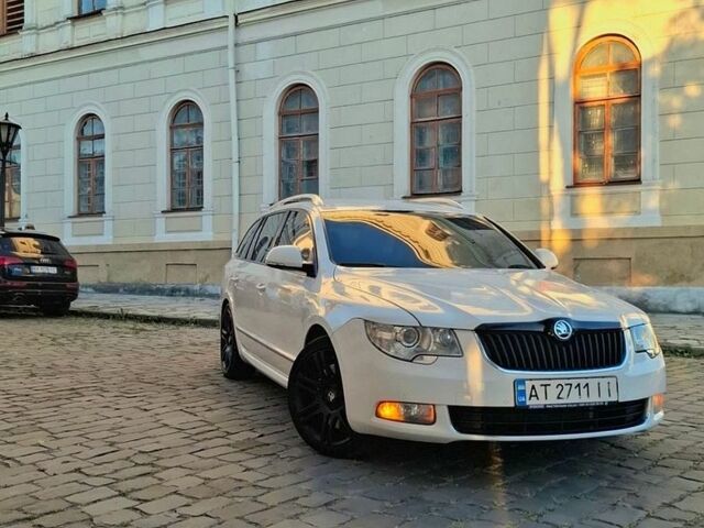 Белый Шкода Суперб, объемом двигателя 3.6 л и пробегом 320 тыс. км за 7000 $, фото 1 на Automoto.ua