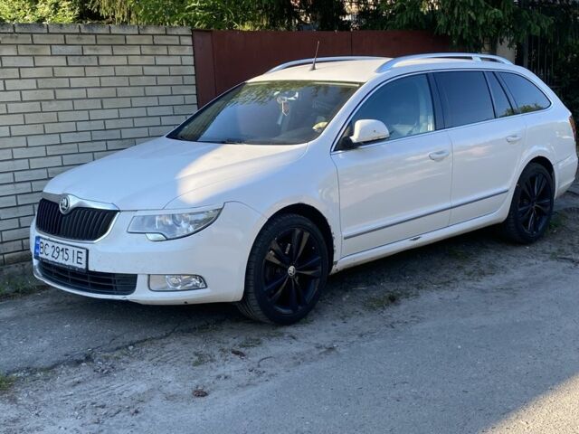 Білий Шкода Суперб, об'ємом двигуна 2 л та пробігом 420 тис. км за 7172 $, фото 1 на Automoto.ua