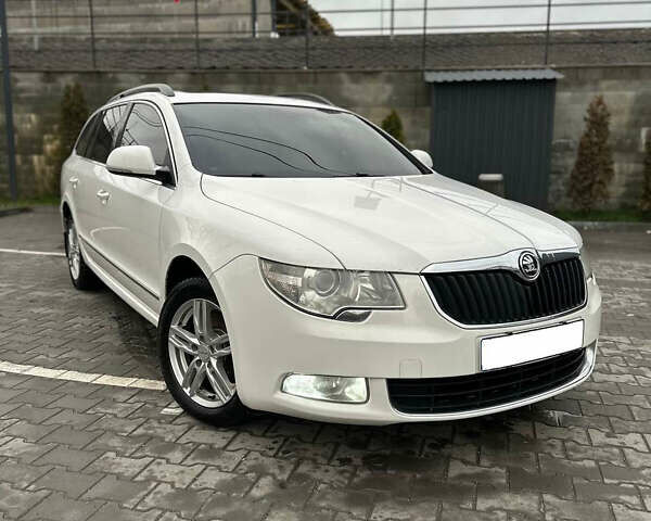 Белый Шкода Суперб, объемом двигателя 2 л и пробегом 291 тыс. км за 9400 $, фото 1 на Automoto.ua