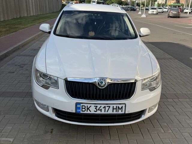 Білий Шкода Суперб, об'ємом двигуна 2 л та пробігом 320 тис. км за 11000 $, фото 1 на Automoto.ua