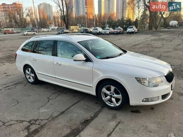 Белый Шкода Суперб, объемом двигателя 1.97 л и пробегом 394 тыс. км за 8200 $, фото 1 на Automoto.ua