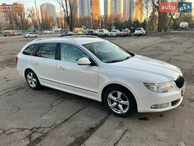 Белый Шкода Суперб, объемом двигателя 1.97 л и пробегом 394 тыс. км за 8300 $, фото 1 на Automoto.ua