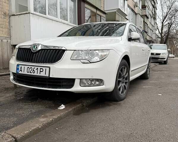 Білий Шкода Суперб, об'ємом двигуна 1.8 л та пробігом 225 тис. км за 9200 $, фото 1 на Automoto.ua