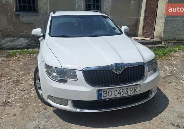 Білий Шкода Суперб, об'ємом двигуна 1.97 л та пробігом 299 тис. км за 11000 $, фото 1 на Automoto.ua
