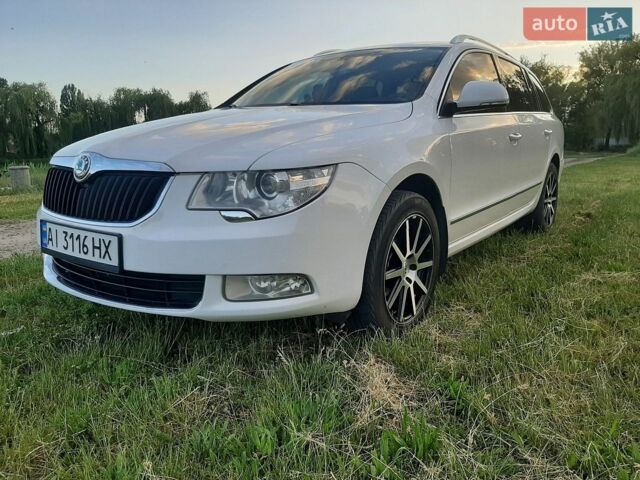 Белый Шкода Суперб, объемом двигателя 1.97 л и пробегом 252 тыс. км за 10999 $, фото 1 на Automoto.ua